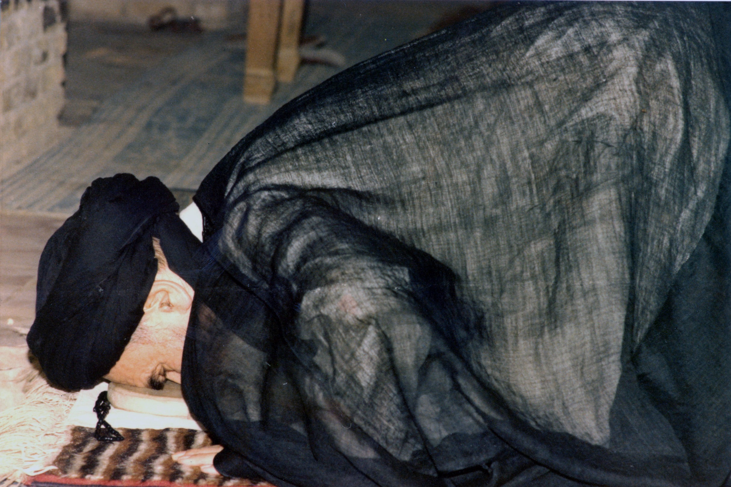 Rouhollah_Khomeini_in_exile,_Najaf,_Pilgrimage_the_shrine_of_Imam_Ali_(6)